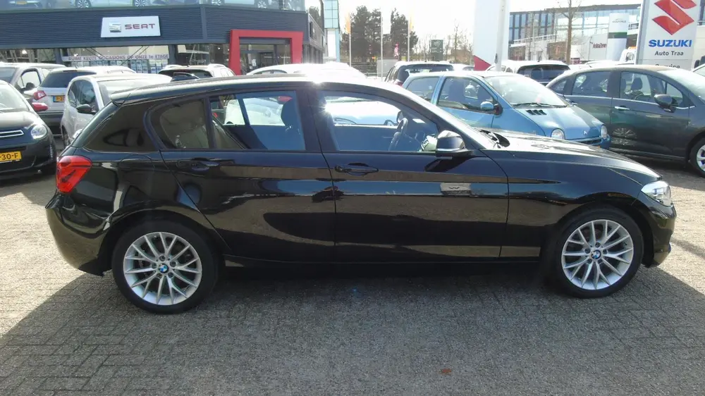BMW 1-serie 118i uit 2019, foto 4