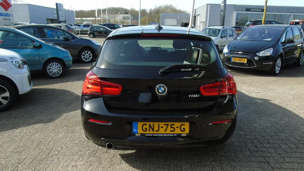BMW 1-serie 118i uit 2019, foto 6