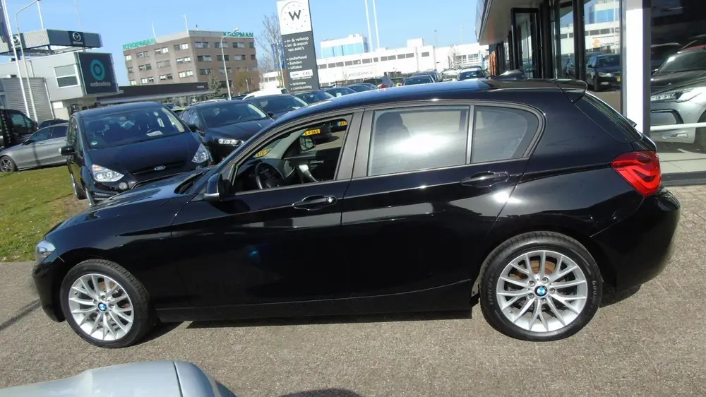 BMW 1-serie 118i uit 2019, foto 8