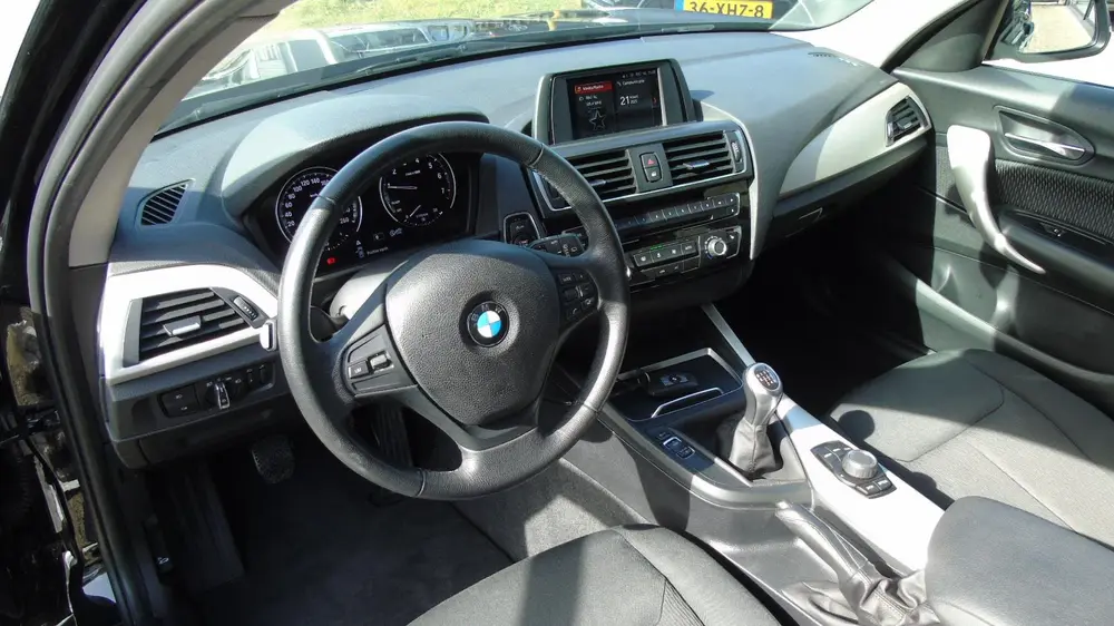 BMW 1-serie 118i uit 2019, foto 9