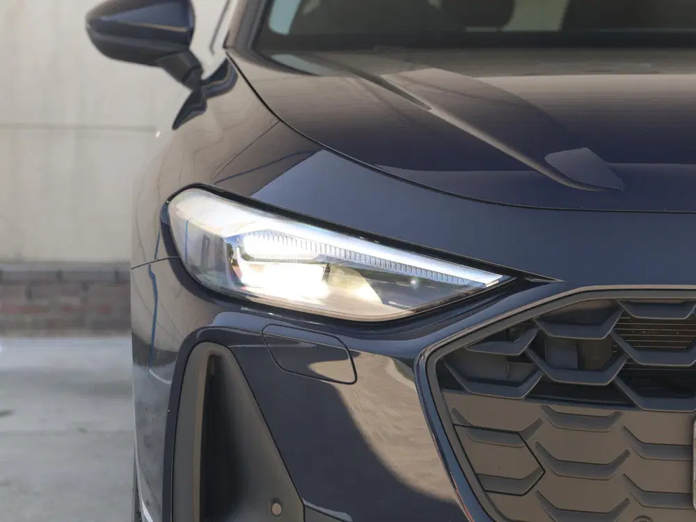 Audi A5 2.0 e-hybrid299 pk quattro Advanced editio uit 2025, foto 14