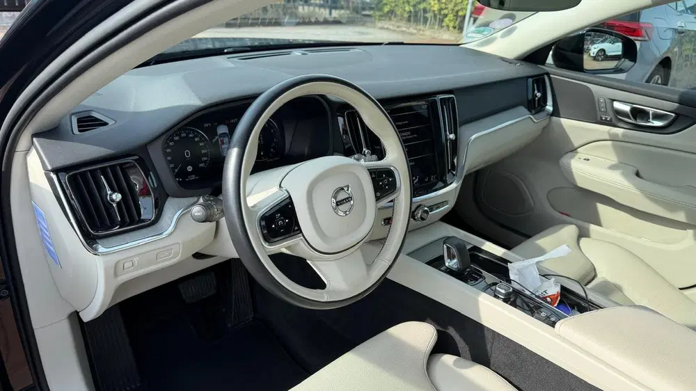 Volvo V60 Cross Country 2.0 B5 AWD Pro uit 2022, foto 5