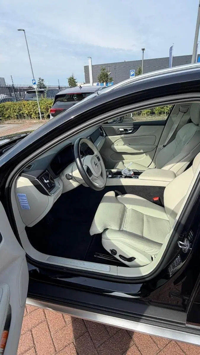 Volvo V60 Cross Country 2.0 B5 AWD Pro uit 2022, foto 6
