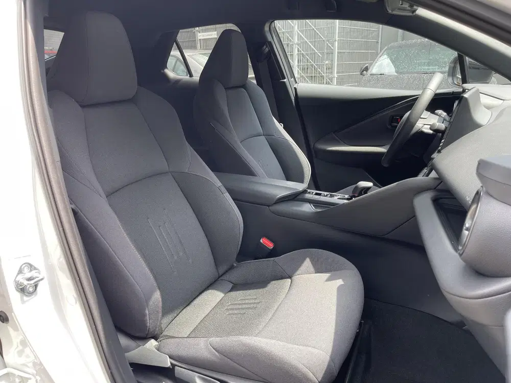 Toyota C-Hr 1.8 Hybrid 140 Style Bi-Tone uit 2024, foto 13
