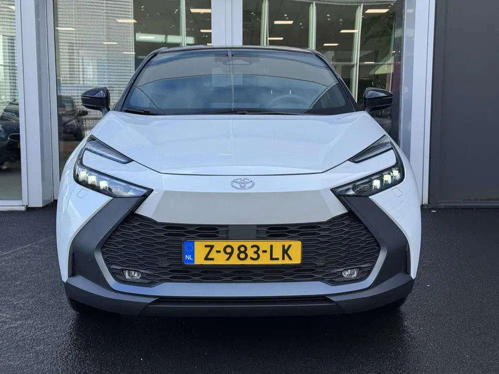 Toyota C-Hr 1.8 Hybrid 140 Style Bi-Tone uit 2024, foto 2