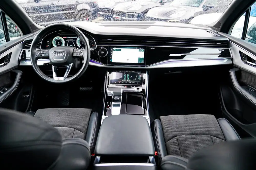 Audi Q7 55 TFSI e quattro Pro Line Plus | Luchtvering | Head uit 2021, foto 2