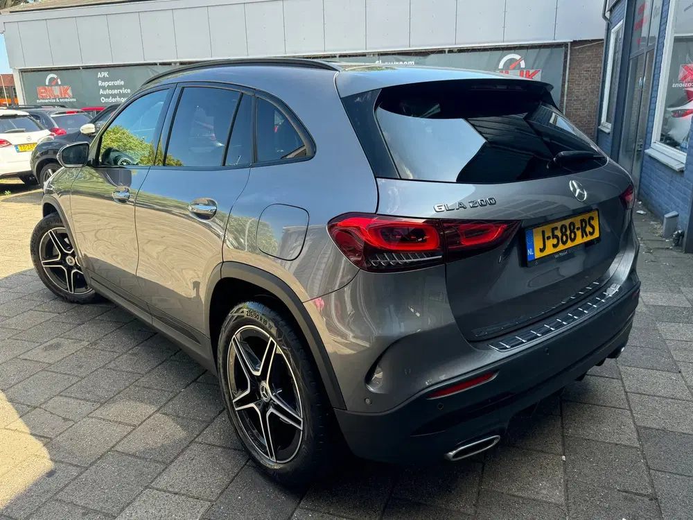 Mercedes-Benz GLA 200 Business Solution AMG uit 2020, foto 6