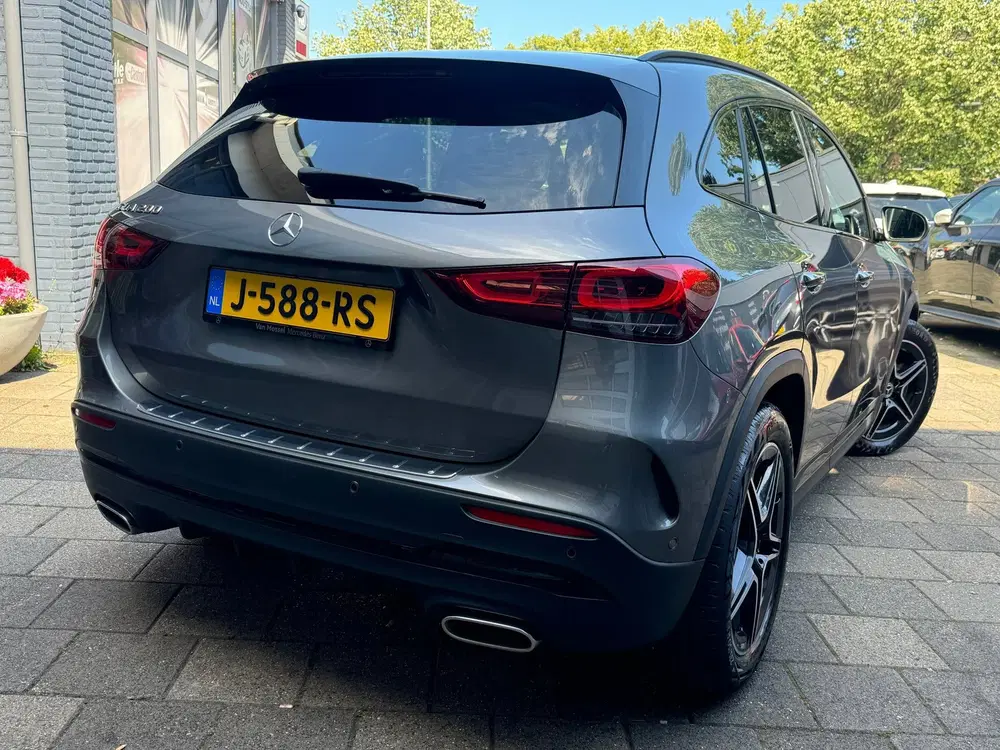 Mercedes-Benz GLA 200 Business Solution AMG uit 2020, foto 8