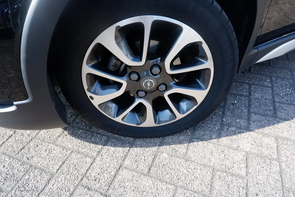 Opel Karl 1.0 Rocks Online Edition uit 2019, foto 3