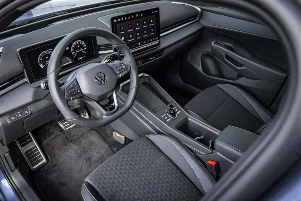Volkswagen T-Roc 1.5 eTSI 150pk DSG R-Line First Edition | B uit 2025, foto 12
