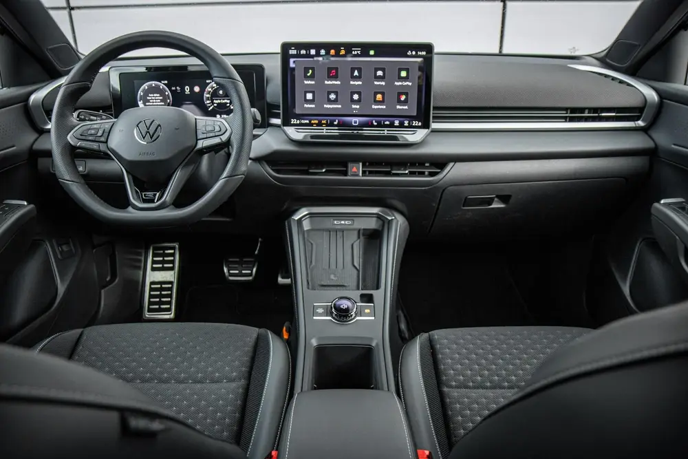 Volkswagen T-Roc 1.5 eTSI 150pk DSG R-Line First Edition | B uit 2025, foto 5