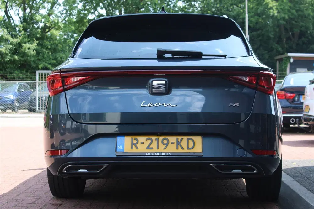 SEAT Leon 1.0 TSI *FR Business* " uit 2022, foto 4