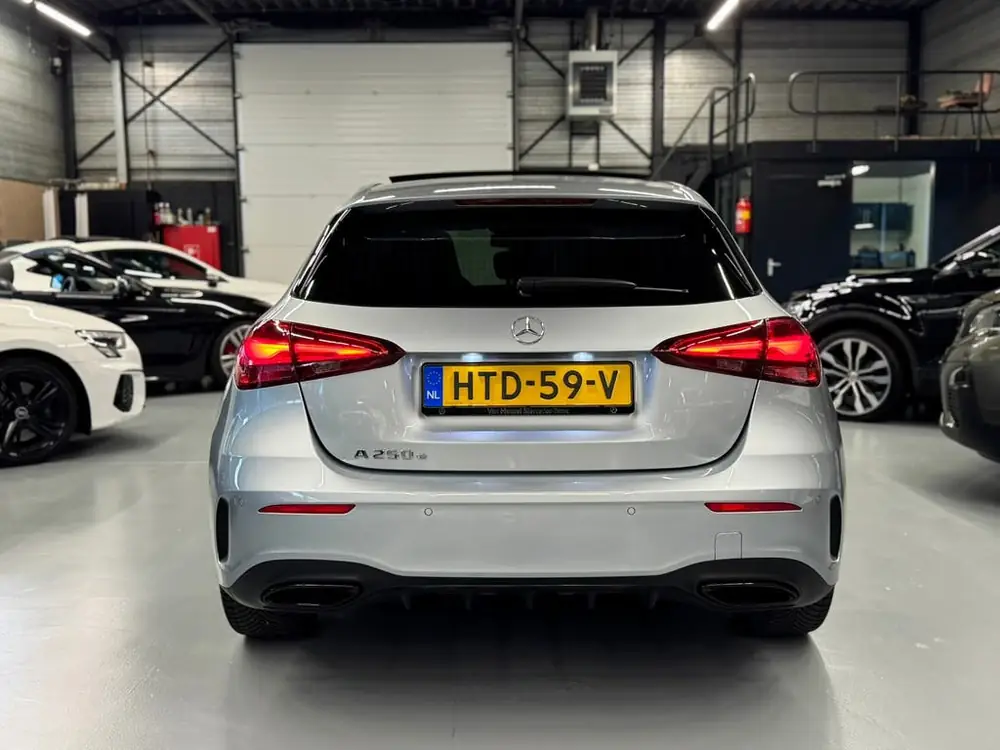 Mercedes-Benz A-Klasse 250 e Business Solution AMG l Pano l uit 2025, foto 3