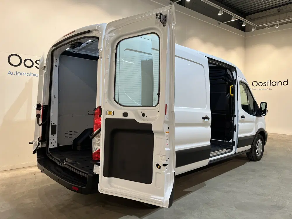 Ford Transit 350 2.0 TDCI L3H2 Trend 130 PK Automaat uit 2024, foto 2