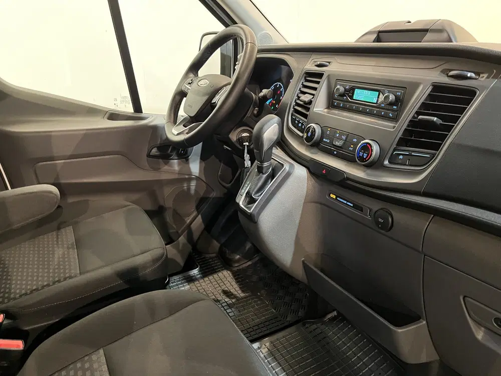 Ford Transit 350 2.0 TDCI L3H2 Trend 130 PK Automaat uit 2024, foto 3