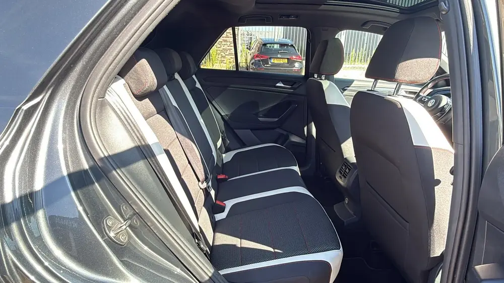 Volkswagen T-Roc 1.5 TSI Automaat Sport R-Line Pano Navi Car uit 2019, foto 12