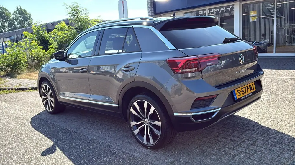 Volkswagen T-Roc 1.5 TSI Automaat Sport R-Line Pano Navi Car uit 2019, foto 3