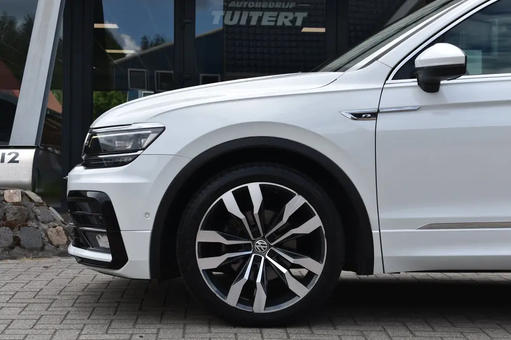 Volkswagen Tiguan 1.5 TSI ACT R-Line | TREKHAAK | CAMERA | S uit 2020, foto 19