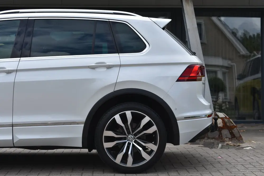 Volkswagen Tiguan 1.5 TSI ACT R-Line | TREKHAAK | CAMERA | S uit 2020, foto 20