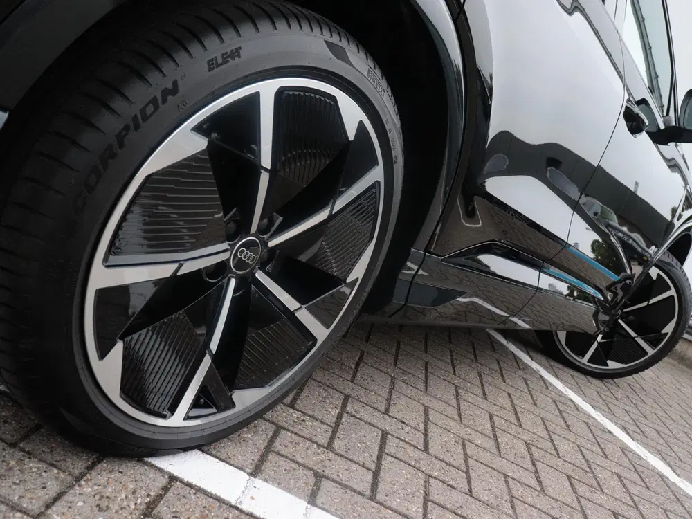 Audi Q4 e-tron 40 S Edition 63 kWh uit 2025, foto 13