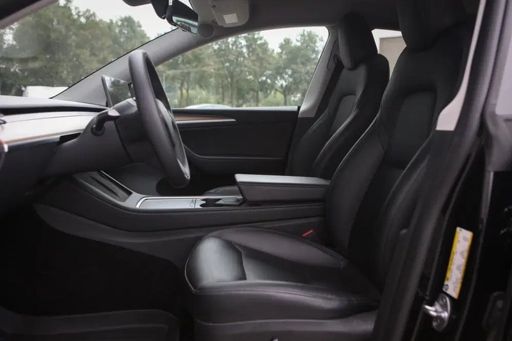 Tesla Model Y Long R. RWD 75 kWh uit 2025, foto 5