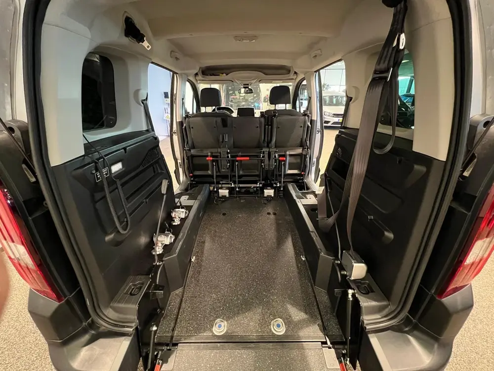 Peugeot Rifter L1 Rolstoelauto Automaat 3+1 of 5+0 uit 2021, foto 4