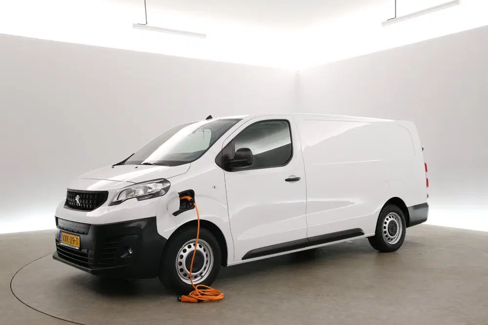 Peugeot Expert 75 kWh L3H1 uit 2023, foto 10