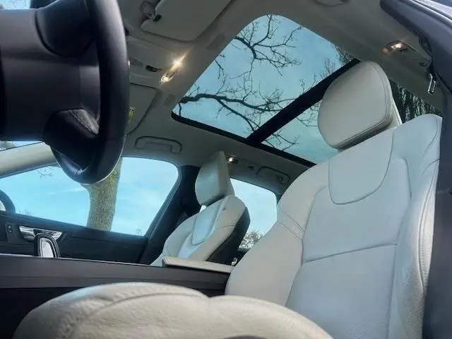 Volvo XC60 2.0 T8 Twin Engine AWD Momentum Pro uit 2019, foto 16