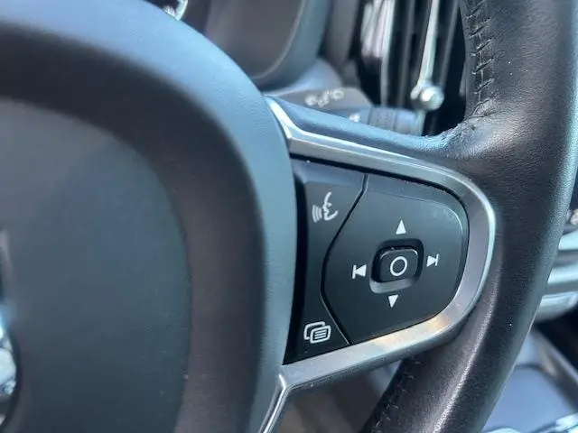 Volvo XC60 2.0 T8 Twin Engine AWD Momentum Pro uit 2019, foto 20