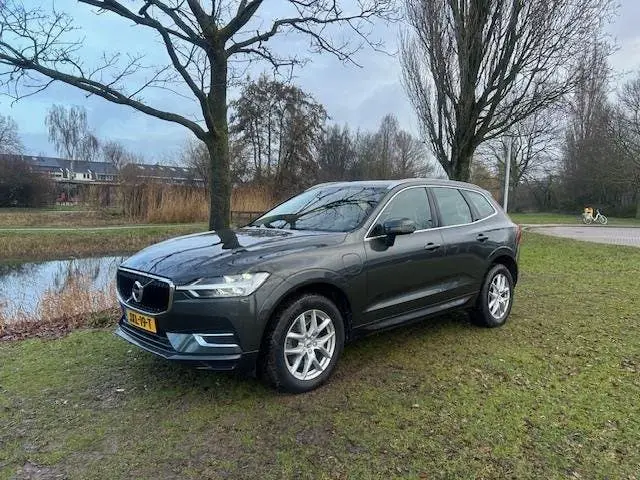 Volvo XC60 2.0 T8 Twin Engine AWD Momentum Pro uit 2019, foto 4