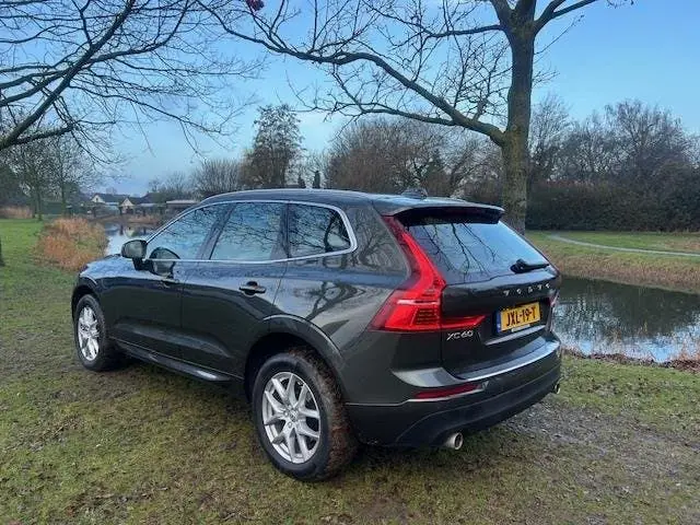 Volvo XC60 2.0 T8 Twin Engine AWD Momentum Pro uit 2019, foto 6