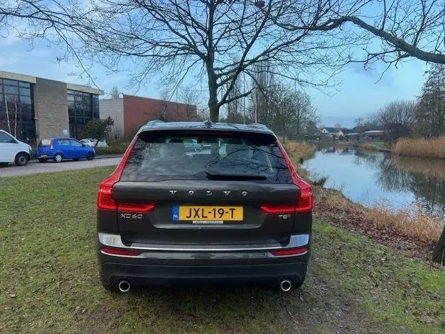 Volvo XC60 2.0 T8 Twin Engine AWD Momentum Pro uit 2019, foto 7