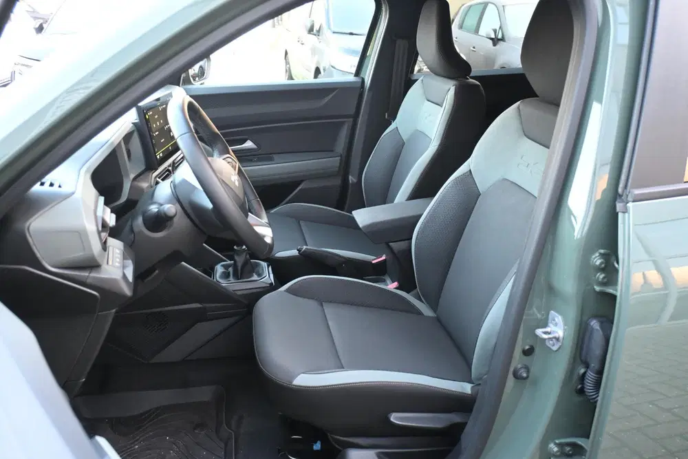 Dacia Duster TCe 130 mild hybrid Extreme uit 2025, foto 10