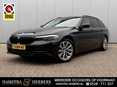BMW 5-serie 530e Business Edition Plus zwart uit 2023
