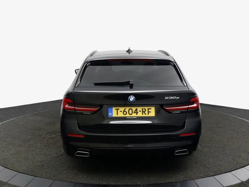 BMW 5-serie 530e Business Edition Plus zwart uit 2023, foto 6