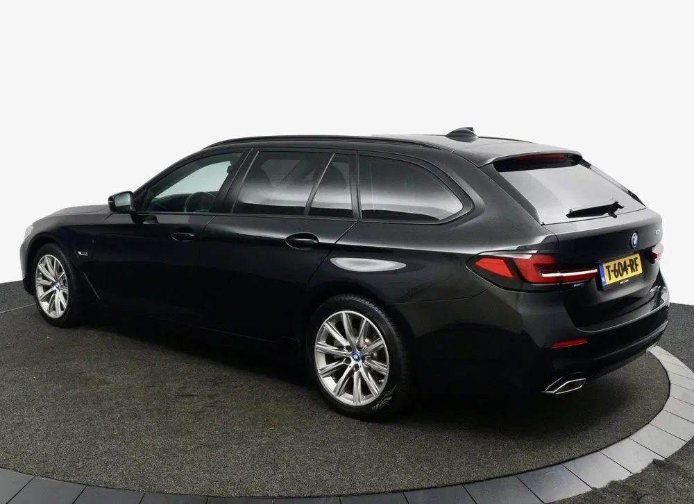 BMW 5-serie 530e Business Edition Plus zwart uit 2023, foto 7