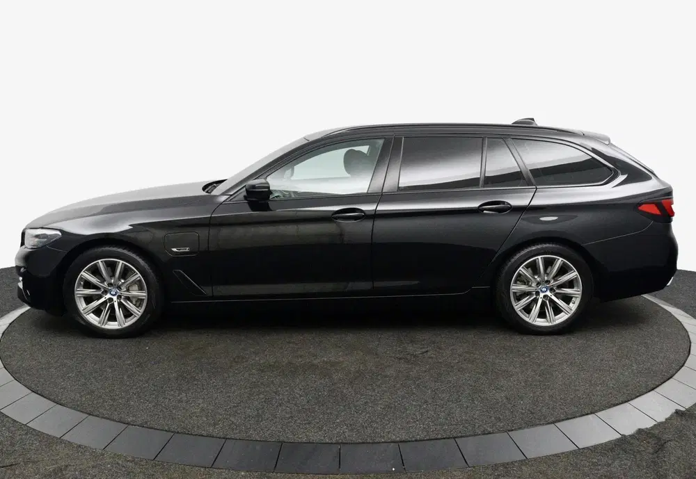 BMW 5-serie 530e Business Edition Plus zwart uit 2023, foto 8
