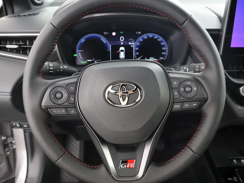 Toyota Corolla Cross Hybrid 180 GR Sport uit 2026, foto 11