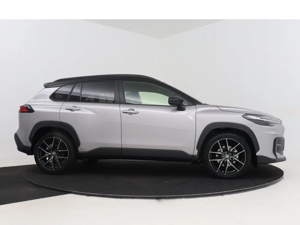 Toyota Corolla Cross Hybrid 180 GR Sport uit 2026, foto 14