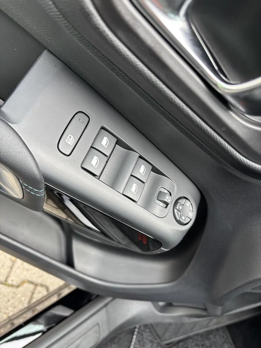 Citroën C5 Aircross Citroen C5 Aircross 1.6 Plug-in Hybrid 225 uit 2025, foto 16