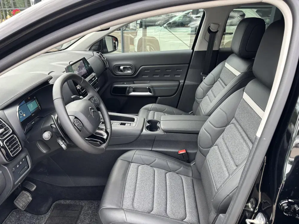 Citroën C5 Aircross Citroen C5 Aircross 1.6 Plug-in Hybrid 225 uit 2025, foto 9