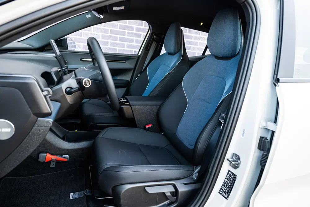 Volvo EX30 Single Motor Extended Range Plus 69 kWh uit 2024, foto 6