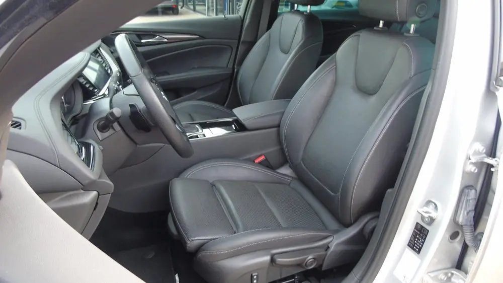 Opel Insignia 1.5 Turbo Exclusive uit 2019, foto 10