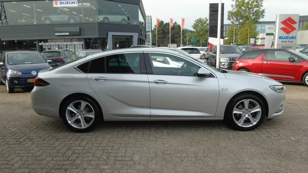 Opel Insignia 1.5 Turbo Exclusive uit 2019, foto 4