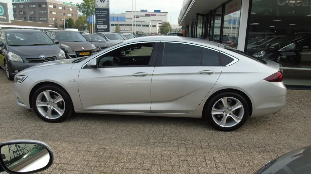 Opel Insignia 1.5 Turbo Exclusive uit 2019, foto 8