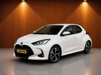 Toyota Yaris 1.5 Hybrid 115 First Edition Parelmoer-wit uit 2025