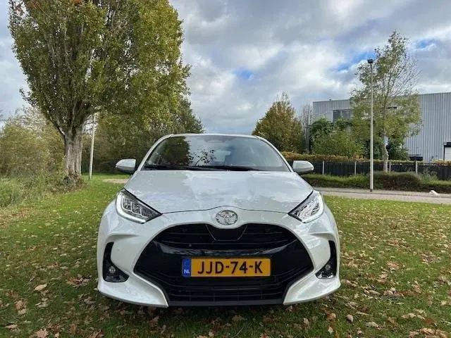 Toyota Yaris 1.5 Hybrid 115 First Edition Parelmoer-wit uit 2025, foto 11