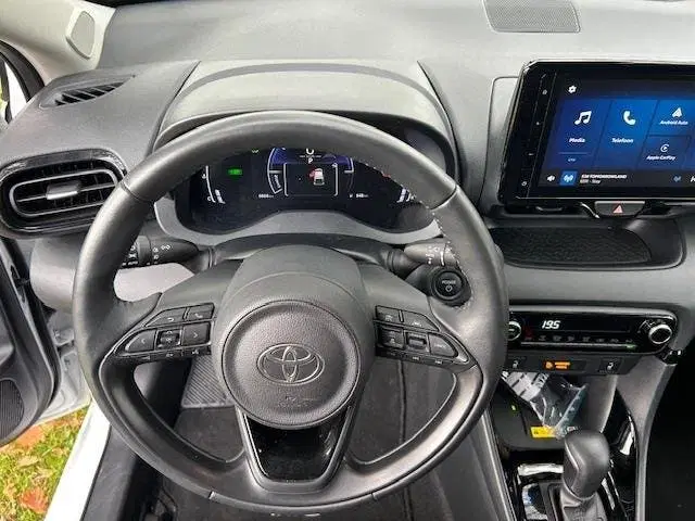 Toyota Yaris 1.5 Hybrid 115 First Edition Parelmoer-wit uit 2025, foto 15