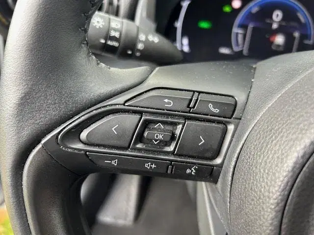 Toyota Yaris 1.5 Hybrid 115 First Edition Parelmoer-wit uit 2025, foto 17
