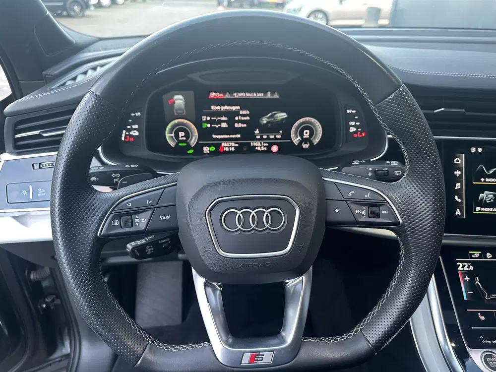 Audi Q7 60 TFSI e quattro S-Line Competition uit 2020, foto 17